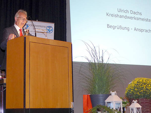Eröffnung der diesjährigen Freisprechungsfeier durch Kreishandwerksmeister Uli Dachs