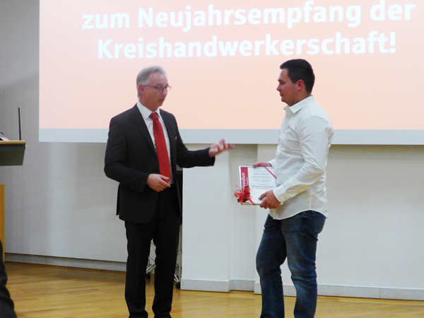 Ulrich Dachs ehrt Jungmeister Herrn Gasteiger